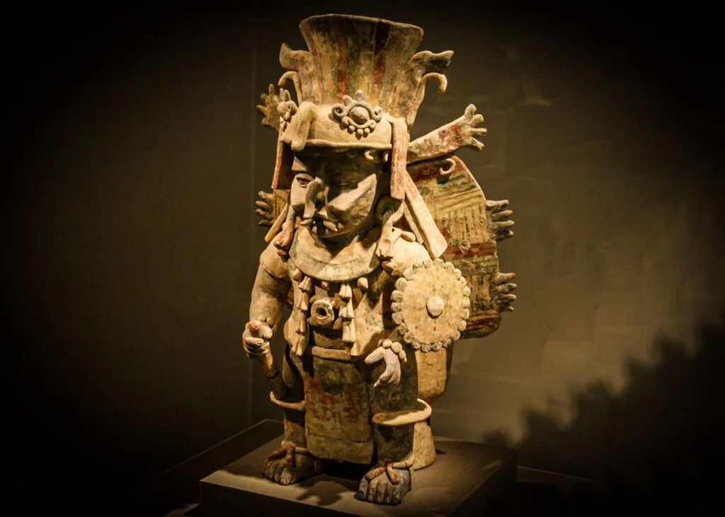 Imagen de terracota del dios maya de la lluvia Chaac.